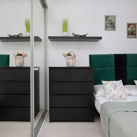 Cozy Pet-friendly In Downtown By Renters Apartmán Varšava